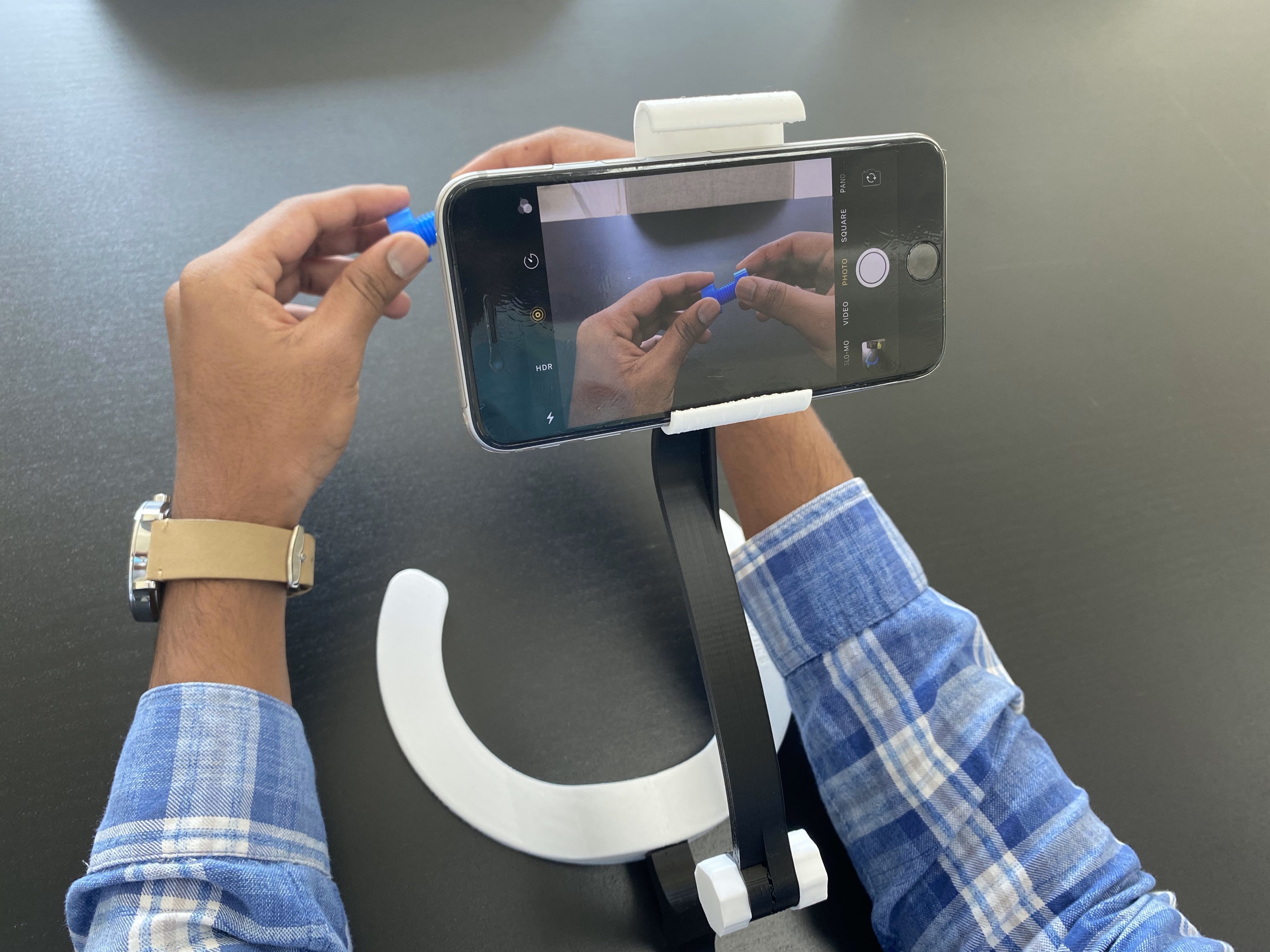 STL file Smartphone Stand for Video Recording 📱・Template to download
